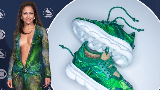 Fustani ikonik i Jennifer Lopez-it frymëzon edhe pas 20 vitesh