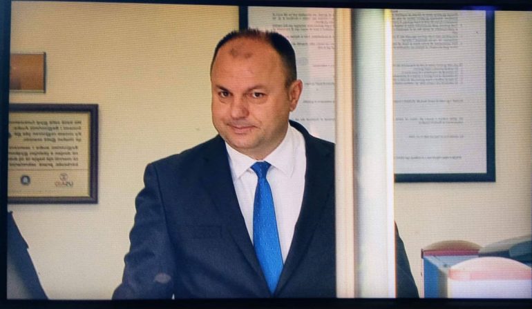 Ish-drejtori i Lulzim Bashës akuza ndaj Topallit: Nxorri lobimin në SHBA, Rama i dha tender burrit