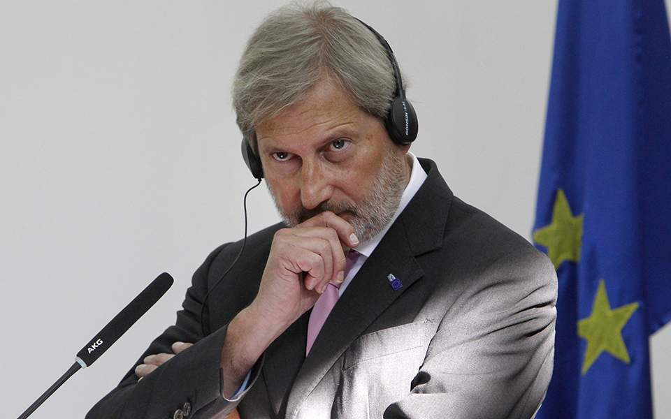 Negociatat/ Hahn flet troç: Shqipëria më pak shanse se M.Veriut