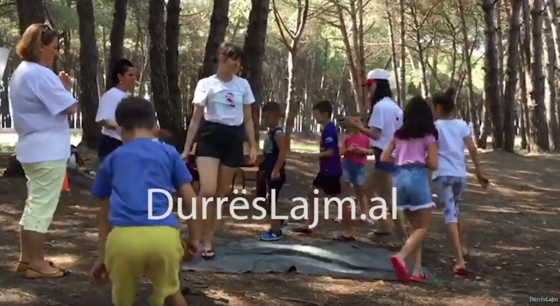 Kryqi i Kuq organizon kamp veror për fëmijët e Porto Romanos (VIDEO)