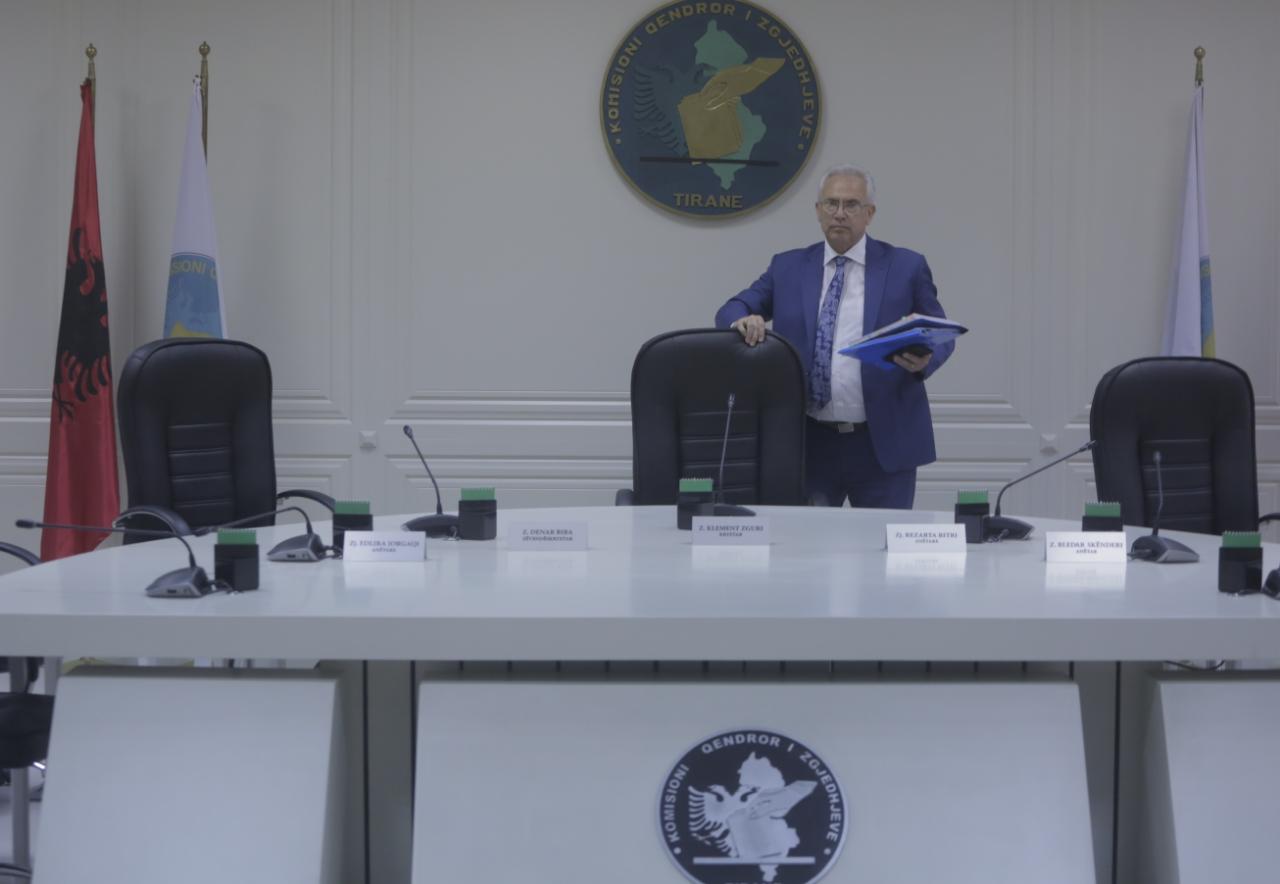 Kërcënohet kreu i KQZ-së dhe familja e tij, merret në mbrojtje nga Garda dhe Policia