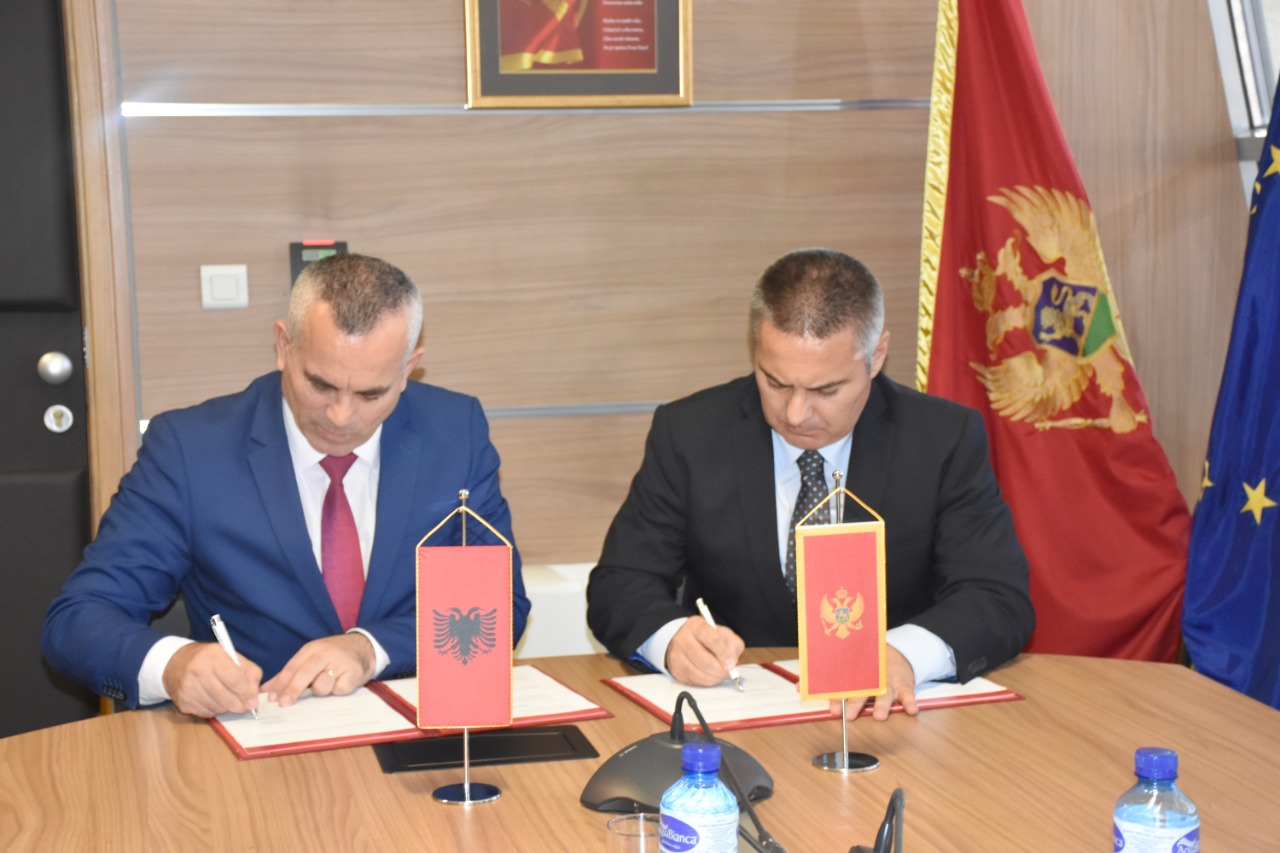 Sezoni turistik/ Veliu firmos marrëveshjen me homologun malazez