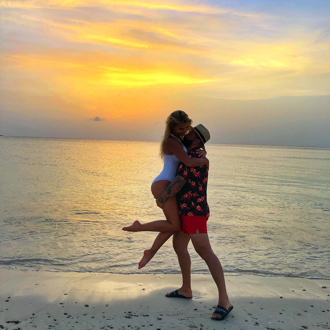 Me foton romantike dhe fjalët më të ëmbla, Marina i uron Getoarit ditëlindjen