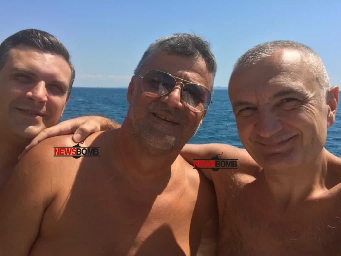 Nostalgji për ngjalat? Meta pozon në det me Nard Kokën