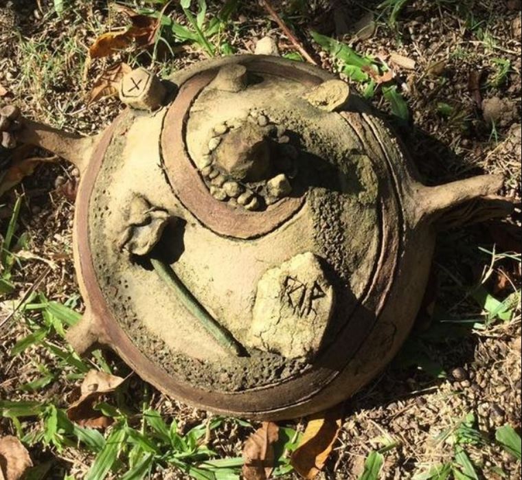 Objekti i “mallkuar” që gjeti në shtëpinë e re