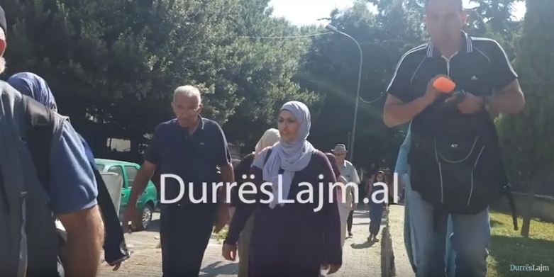Turistë të të gjithë botës preferojnë Durrësin… vizitohet edhe nga palestinezët (VIDEO)