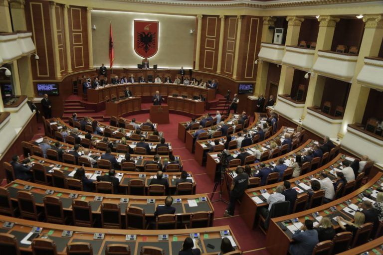 Kuvendi miraton koncesionet për rrugët Milot-Balldren dhe Orikum-Dukat