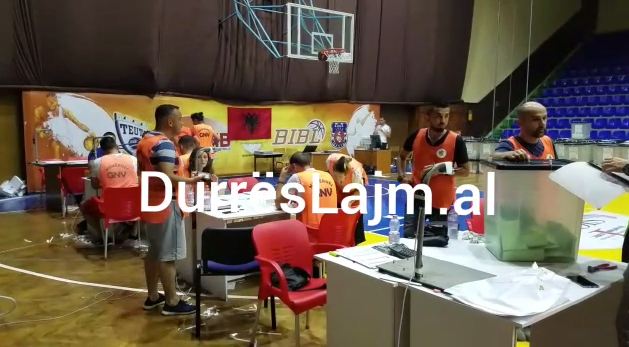 Mbyllet procesi i numërimit në Durrës, fituese Valbona Sako (VIDEO)