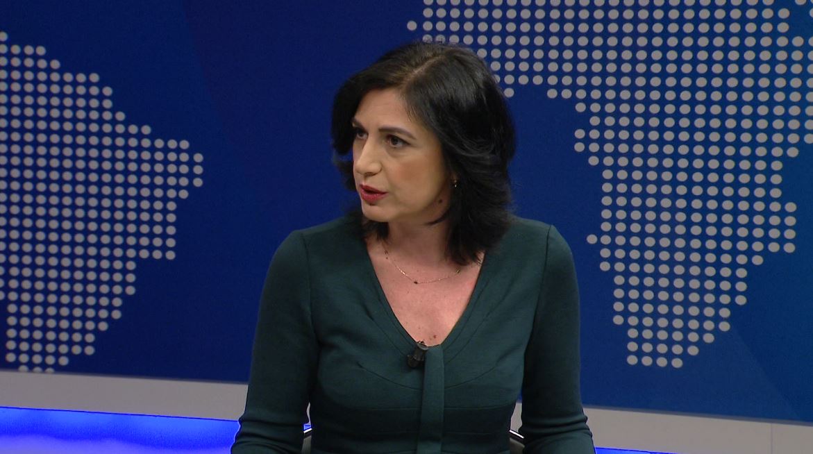 Shkarkohet nga detyra drejtoresha e Bibliotekës Kombëtare