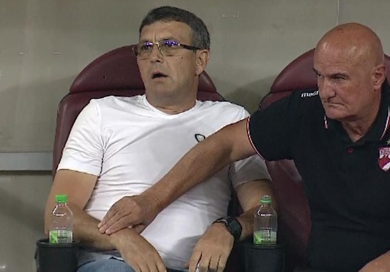 Pëson atak kardiak në pankinë, por trajneri i skuadrës rumune i shpëton vdekjes