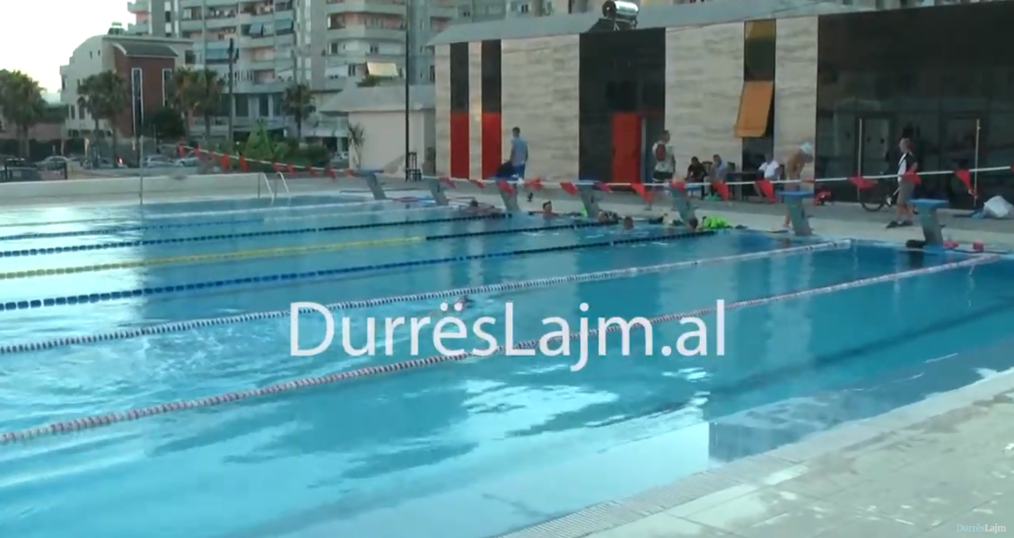 Durrës, zgjidhet ngërçi në pishinën “Taq Dafa”, furnizohet me preparatet e nevojshme (VIDEO)