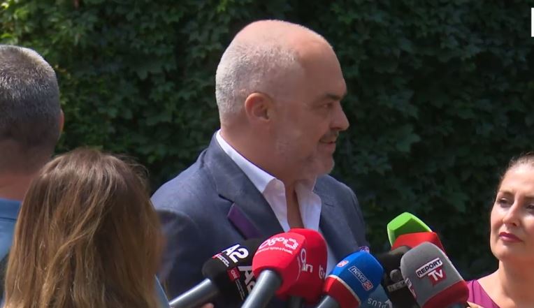&#8220;Të mos mbetemi edhe në vjeshtë&#8221; Rama i përgjigjet Metës: Nuk njoh asnjë 13 tetor!