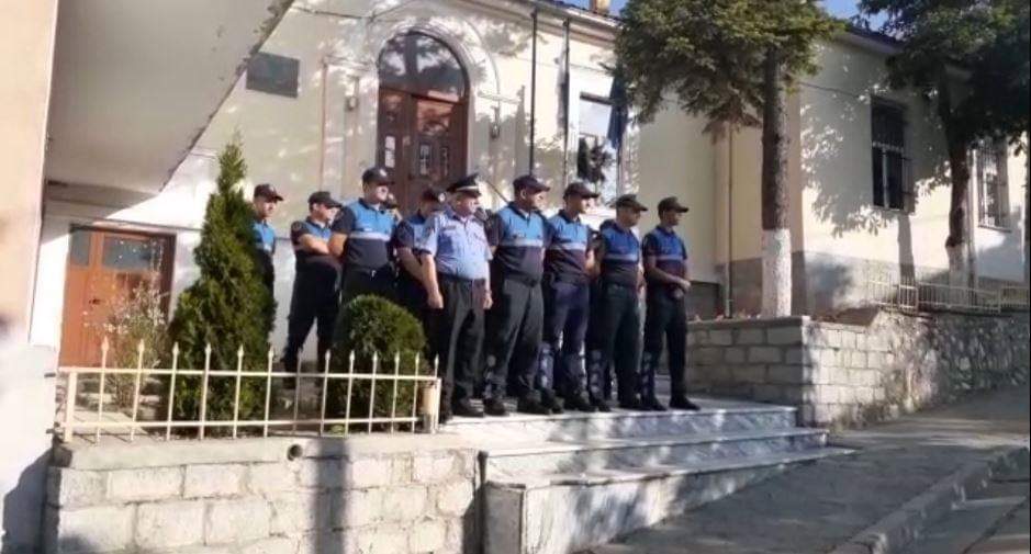 FNSH blindon Bashkinë e Devollit