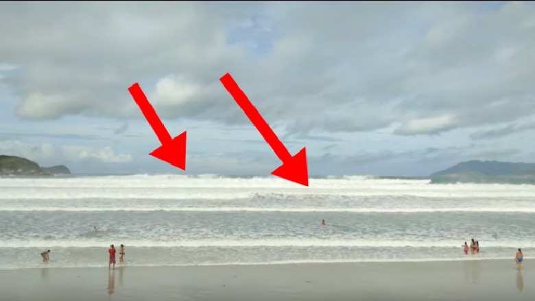 “Tërbohet” deti, pushuesit në panik nga dallgët e tmerrshme (VIDEO)