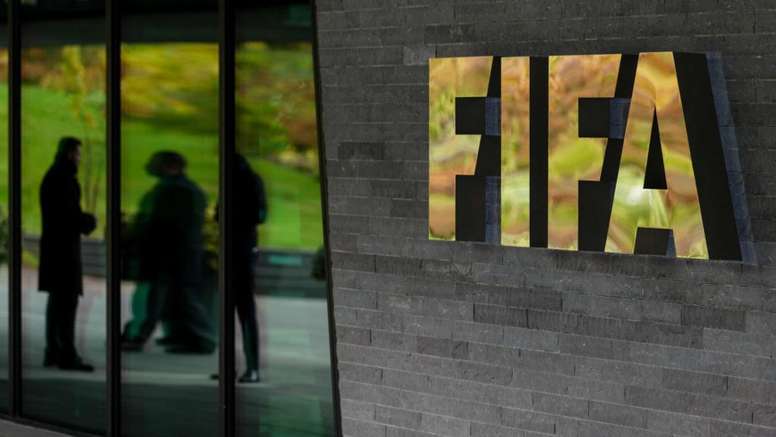 Rregullorja e re e FIFA-s, klubet shqiptare rrezikojnë rënien nga kategoria në rast se …