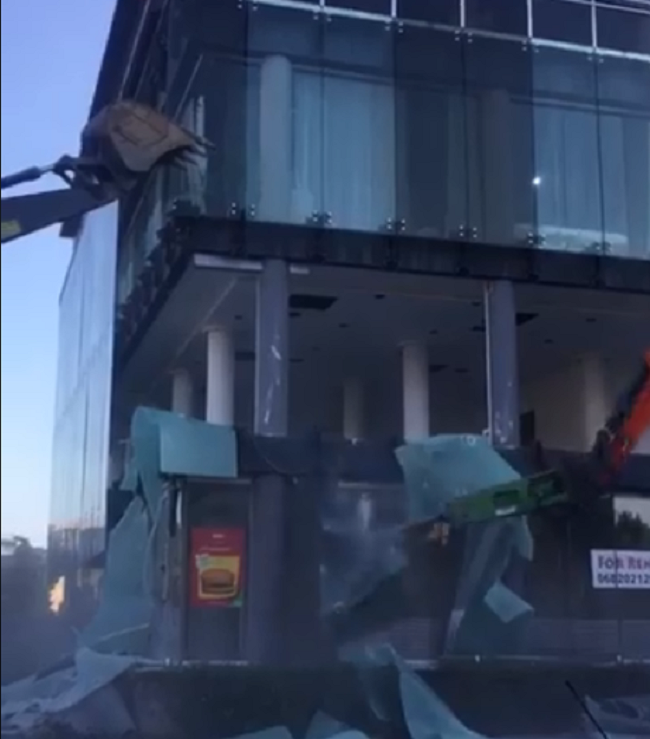 Shembet ndërtesa te stadiumi, pronarët: Dëmshpërblim me vlerë tregu