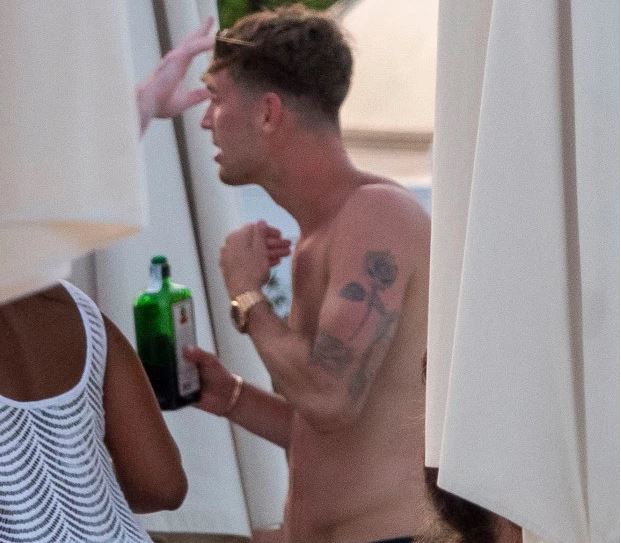 Sherr dhe alkool, pushimet e shfrenuara të futbollistit të Sitit