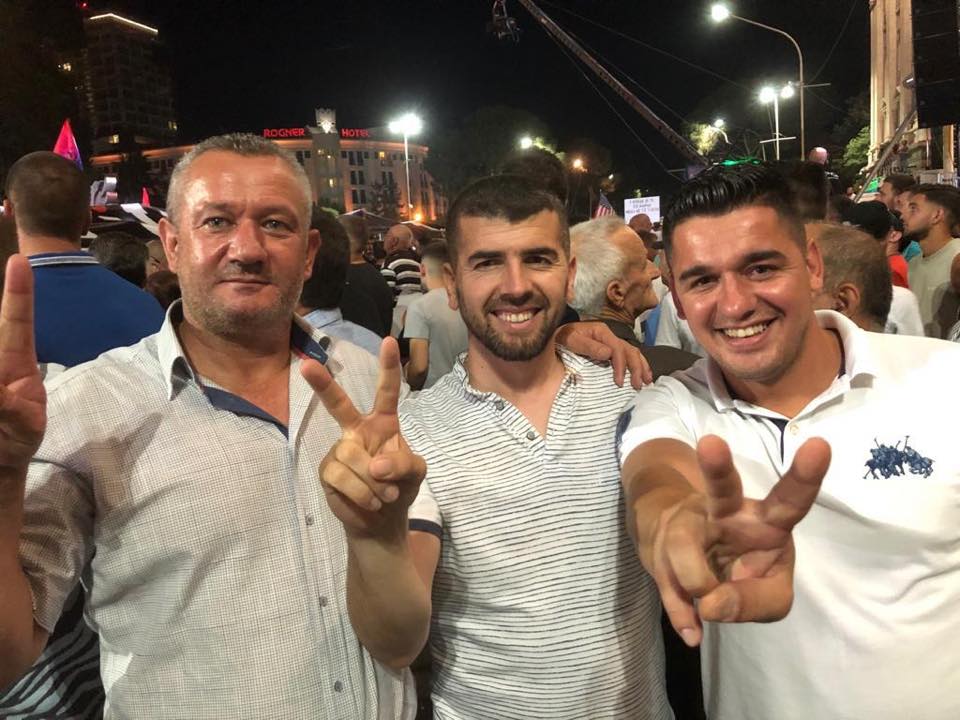 Edhe Shijaku në protestë, 500 mbështetës të PD-së i bashkohen protestës së 10-të kombëtare (FOTO)