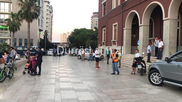 Zbulohet çfarë e shkaktoi zjarrin në bashkinë e Durrësit