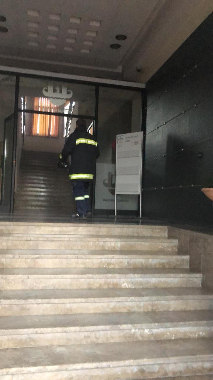 Zjarri në bashkinë e Durrësit, ish-deputetja: Po digjen dosjet e korrupsionit