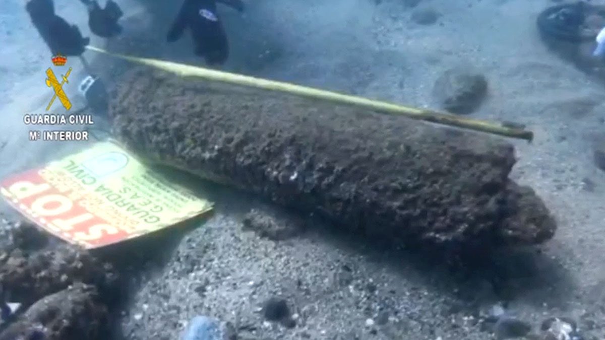 Zbulohet bombë në det, evakuohet plazhi i famshëm në Barcelonë