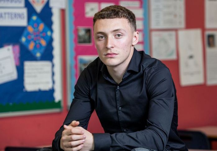 18-shqiptari siguron qëndrimin në Angli falë notave të shkëlqyera