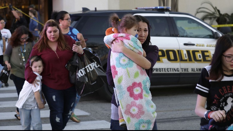 Sulm me armë zjarri në një qendër tregtare, disa viktima