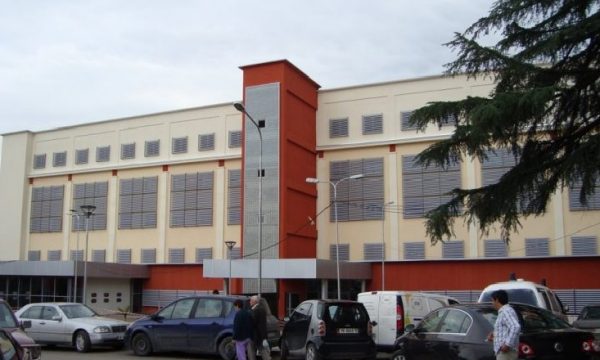 “Ethet e minjve”/ Shënohet viktima e parë në Shqipëri! Mjekja bën paralajmërimin