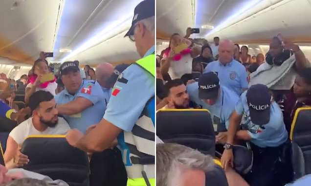 Policia nxjerr jashtë pasagjerin pas sherrit në avion