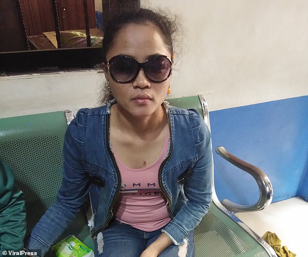 I dashuri i burrit homoseksual, i verbon gruan me acid nga xhelozia (FOTO)