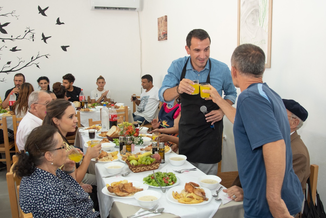 Bashkia e Tiranës shtron drekën e Kurban Bajramit për njerëzit në nevojë