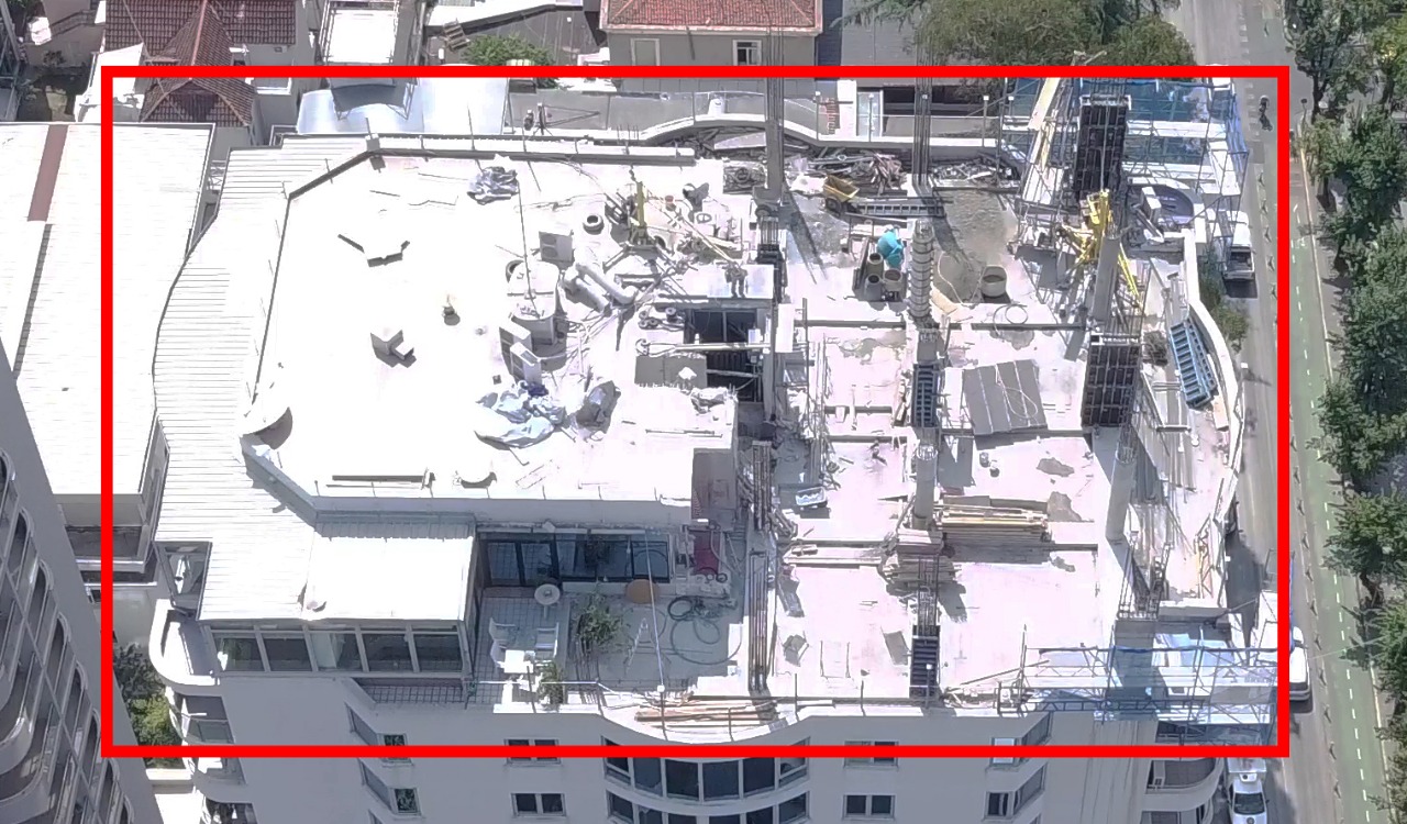 PD publikon fotot: Dy figurat e PS-së ndërtojnë kate shtesë në “zemër” të Tiranës