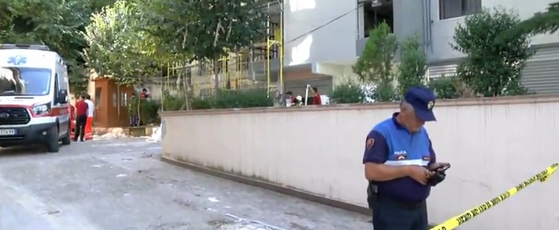 Bie skela, vdes një punëtor, 3 të plagosur