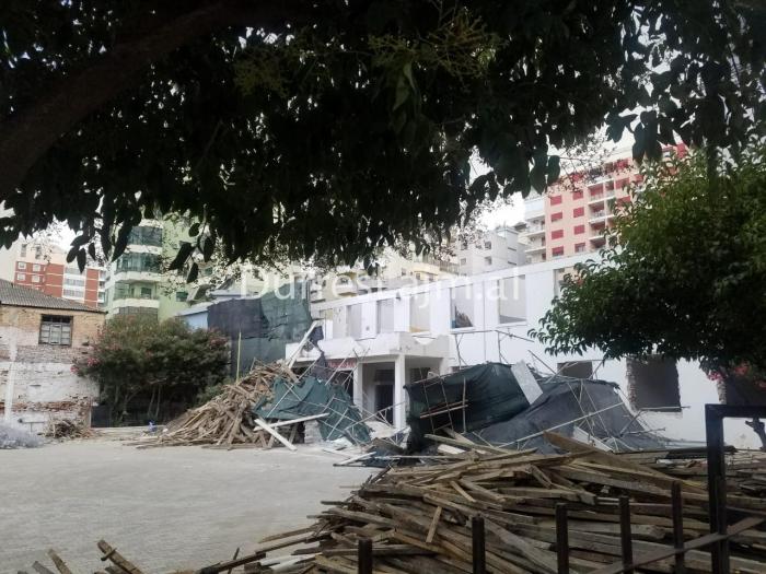 Stuhia godet Durrësin, shkakton dëmet e para (FOTO)