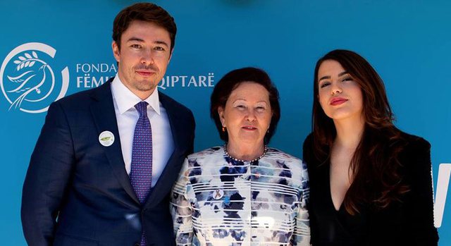 Armina Mevlani flet hapur për raportin me Liri Berishën: Më llaston shumë, ja si e thërras!