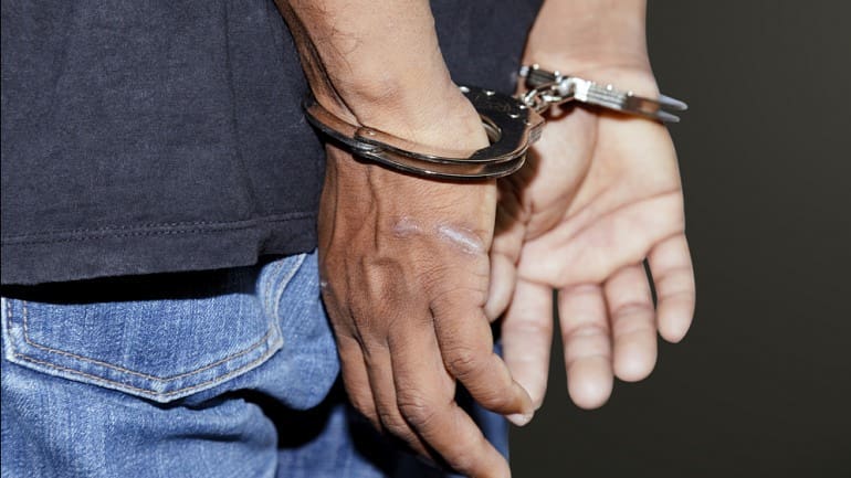 “50 mijë euro ose të vramë ty e familjen”, arrestohen tre vëllezërit gjobëvënës