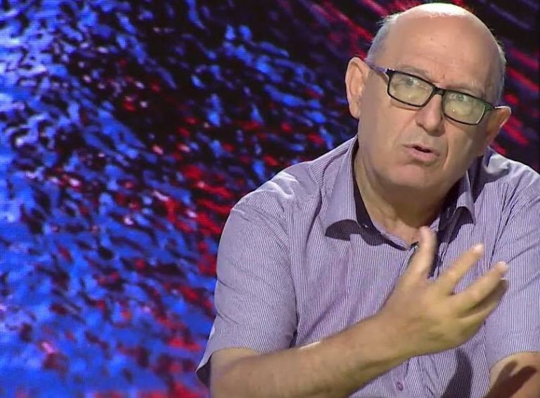 Rama citon studiuesin: Pse duhet teatër i ri