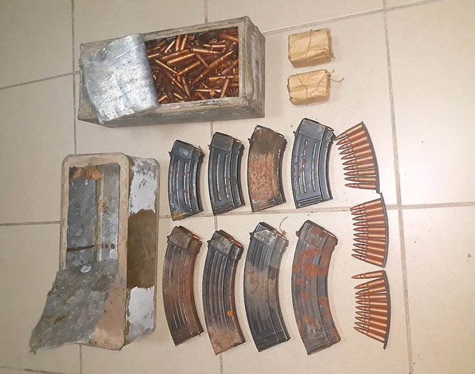 I gjenden municione luftarake në banesë, arrestohet 21-vjeçari