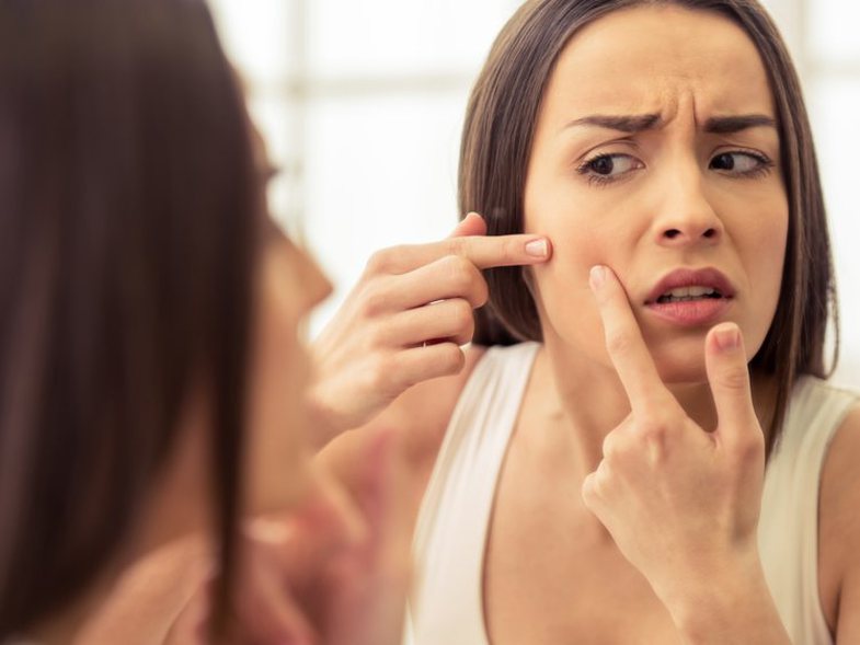 Për aknet në faqe e ka fajin edhe këllëfi i jastëkut