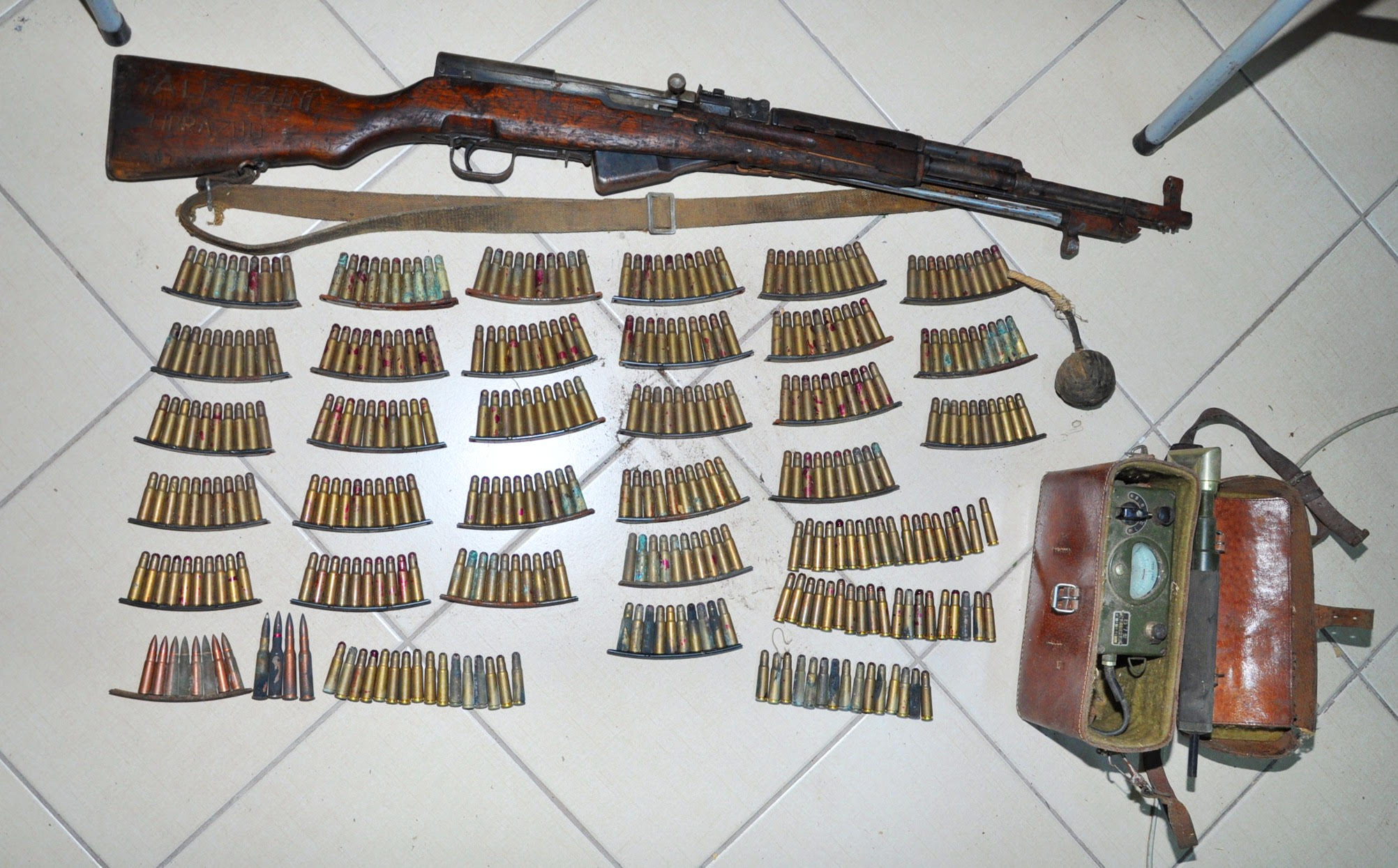 Po konfliktohej me djalin, arrestohet 66-vjeçari, i sekuestrohet dhe pushka