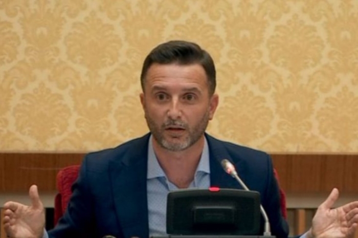 Mashtrimi me biletat e autobusit, reagon zv/kryeministri Braçe