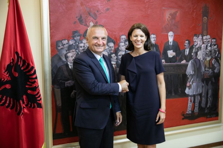 Meta mesazh të fortë politikanëve: 13 tetori s’duhet humbur