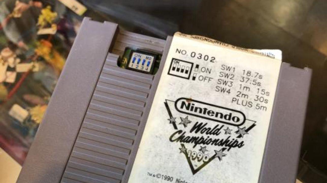 Do shiste videolojën e vjetër, zbulon një thesar 13 mijë dollarësh