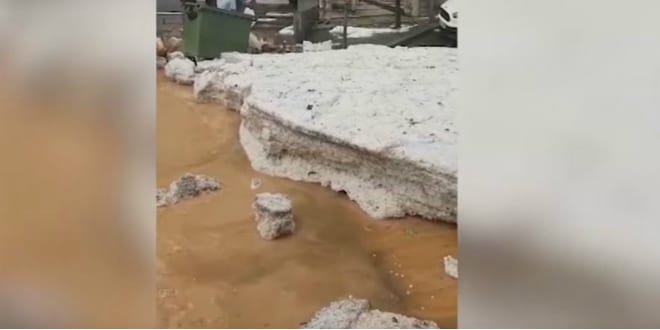 Mbi 9 mijë rrufe brenda pak orësh! (VIDEO)