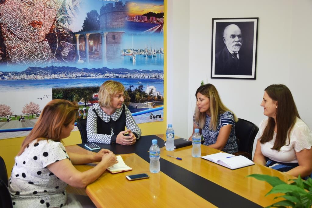 Sako takohet me drejtoreshën për Shqipërinë të organizatës Terre des Hommes