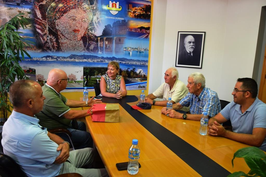 Kryebashkiakja Sako takon përfaqësuesit e shoqatave të arumunëve (FOTO)