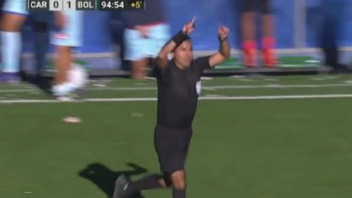 Kampionati nuk ka VAR, por arbitri “tërbon” ekipin me gjestin e tij