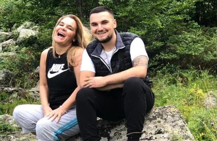 Kryemadhi poston foto me të birin: Çasti më i bukur i së dielës