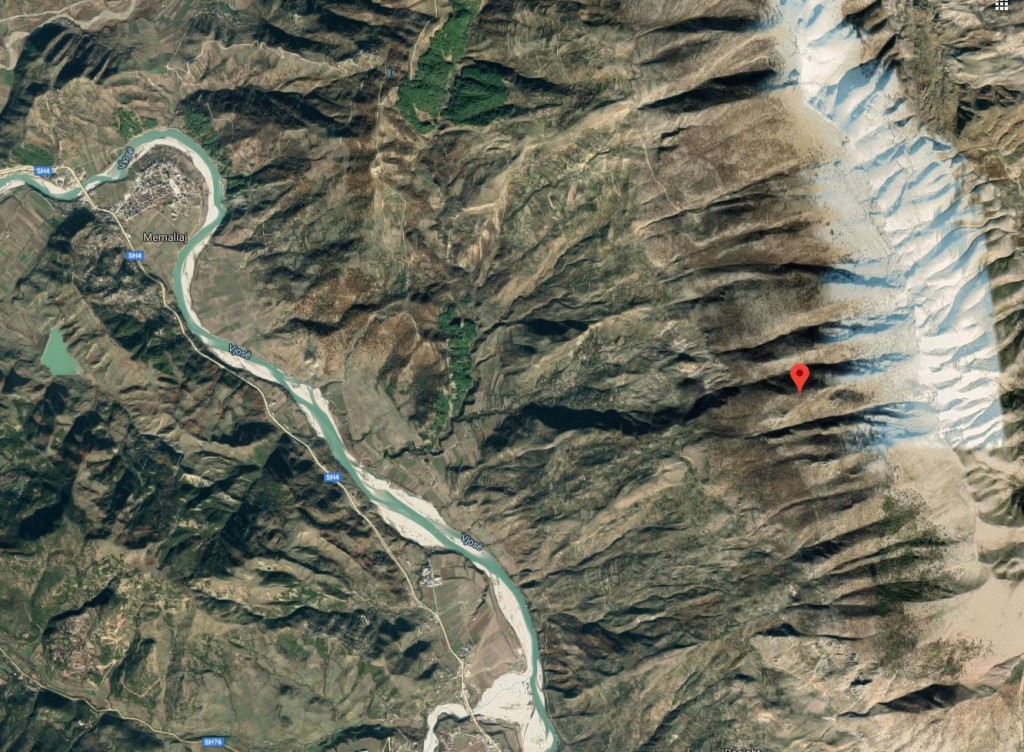 Zjarr në majën e Shën Dëllisë, plasin predhat e LIIB. Zhurma deri në Tepelenë