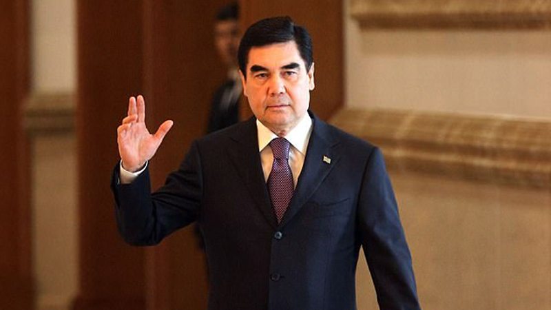 U përfol se vdiq në spital, rishfaqet presidenti turkmen